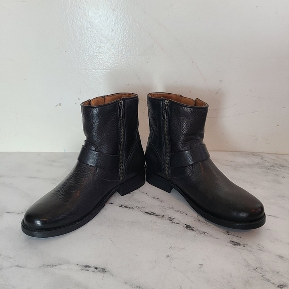 Frye Vicky Black Leather Moto Buckle Ankle Boots 6.5 NEW - Picture 5 of 8